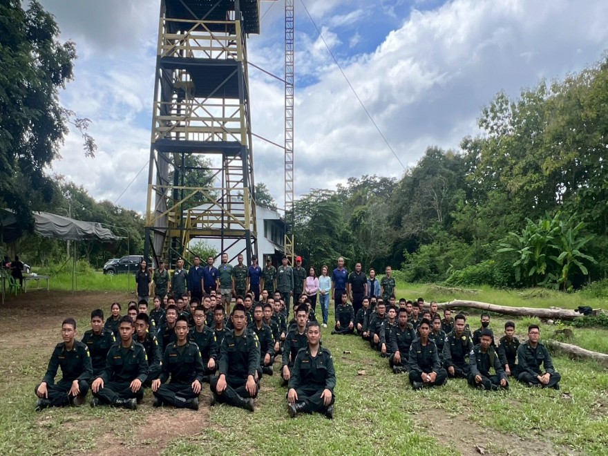 นักศึกษาวิชาทหาร เข้ารับการฝึกทดสอบกำลังใจกระโดดหอสูง 34 ฟุต ณ กองร้อยตำรวจตระเวนชายแดนที่ 326