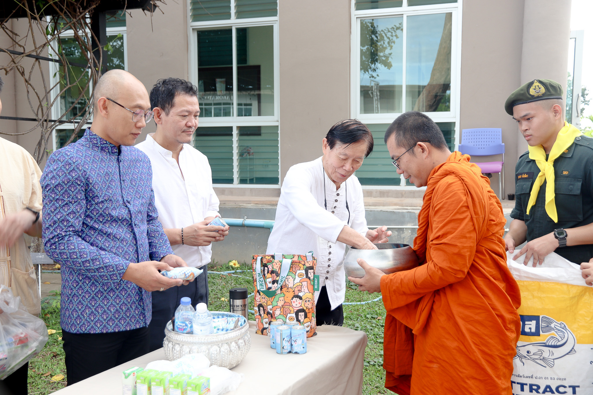 โรงเรียนสาธิต มพ. รวมพลังแห่งความจงรักภักดี สืบสานคุณค่าของชาติ ผ่านพิธีสำคัญเนื่องในวันสำคัญของชาติไทย และเฉลิมพระเกียรติพระบาทสมเด็จพระเจ้าอยู่หัว รัชกาลที่ 10
