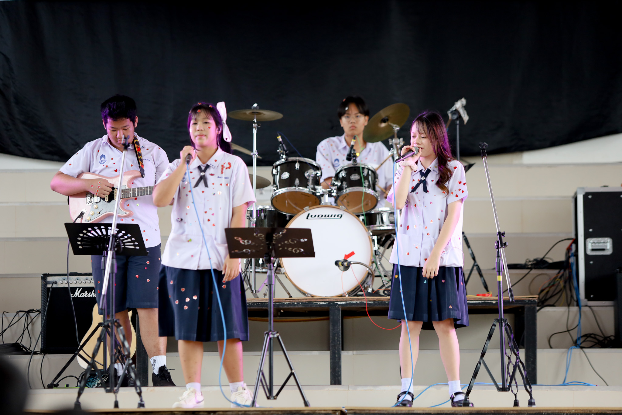 นักเรียน ม.3 รวมทีมจัดมินิคอนเสิร์ต “Frain zone” rain+friend ฝนตกทีไรหัวใจก็กลับไปวันเดิม
