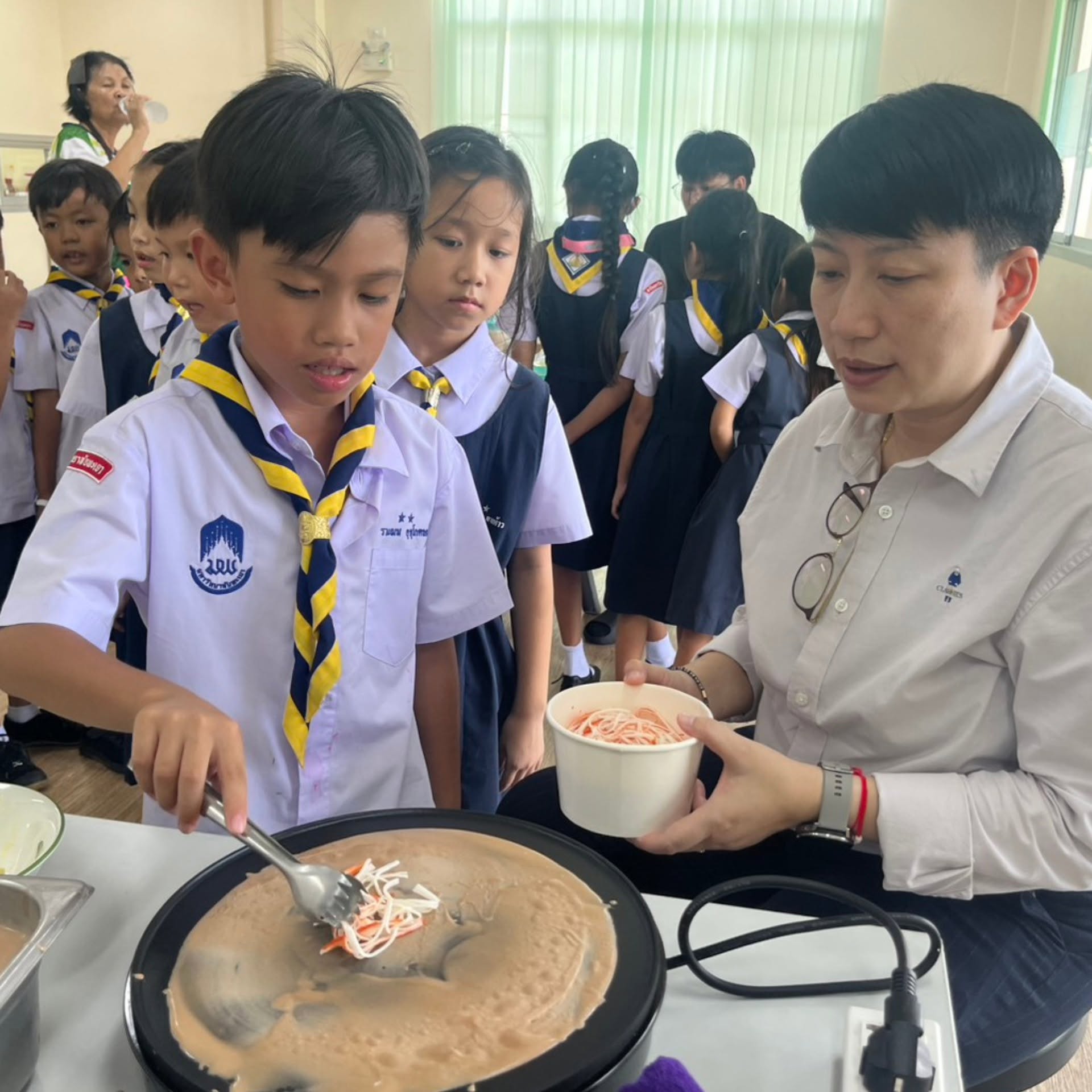 คึกคัก! นักเรียนประถมศึกษา จัดการเรียนรู้ผ่านกิจกรรม "Market Day" ฝึกทักษะตลาดยอดนักขายตัวจิ๋ว